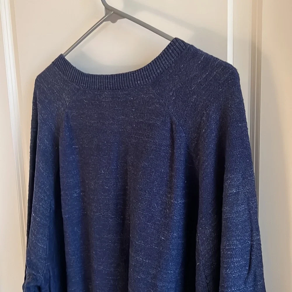 GAP Heathered Navy Blue Sweater.